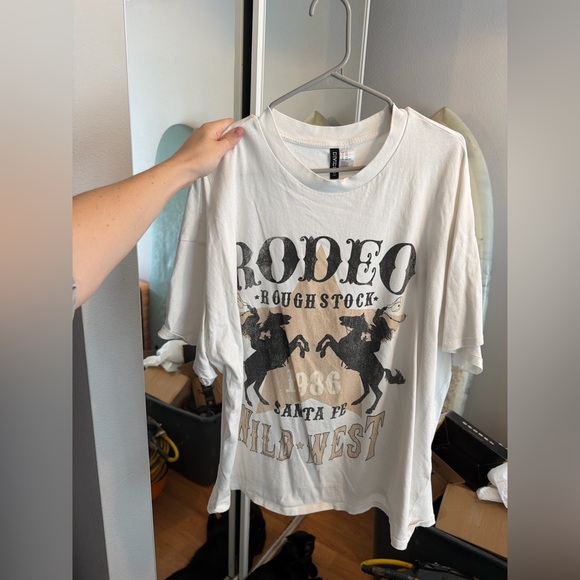H&M Tops - H&M tee